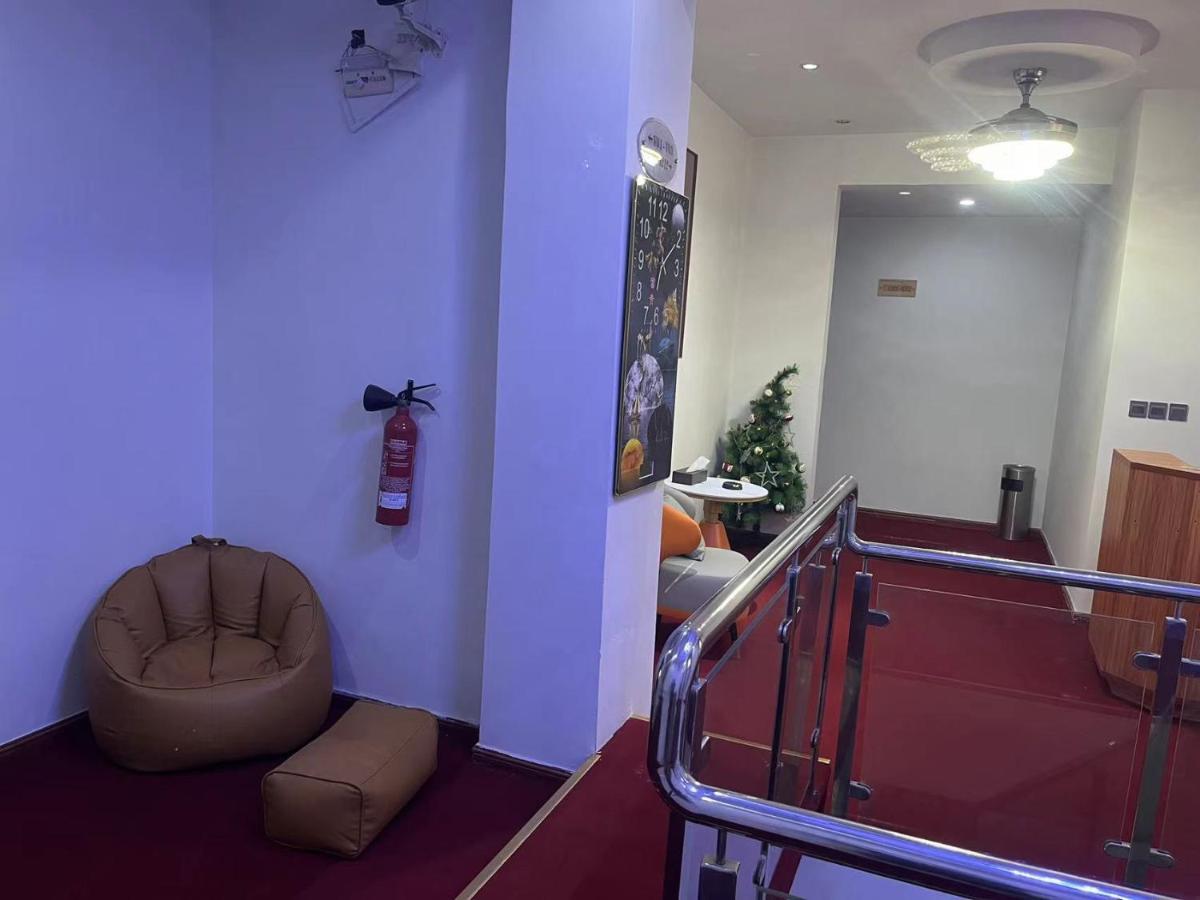 Ivoire Inn *